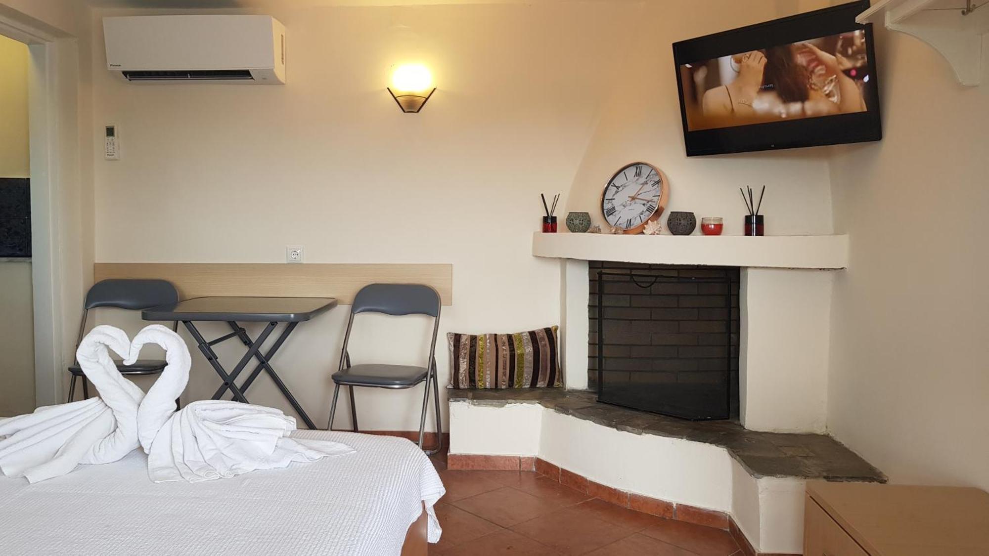 Studio With City View Apartment Tirnavos Room photo